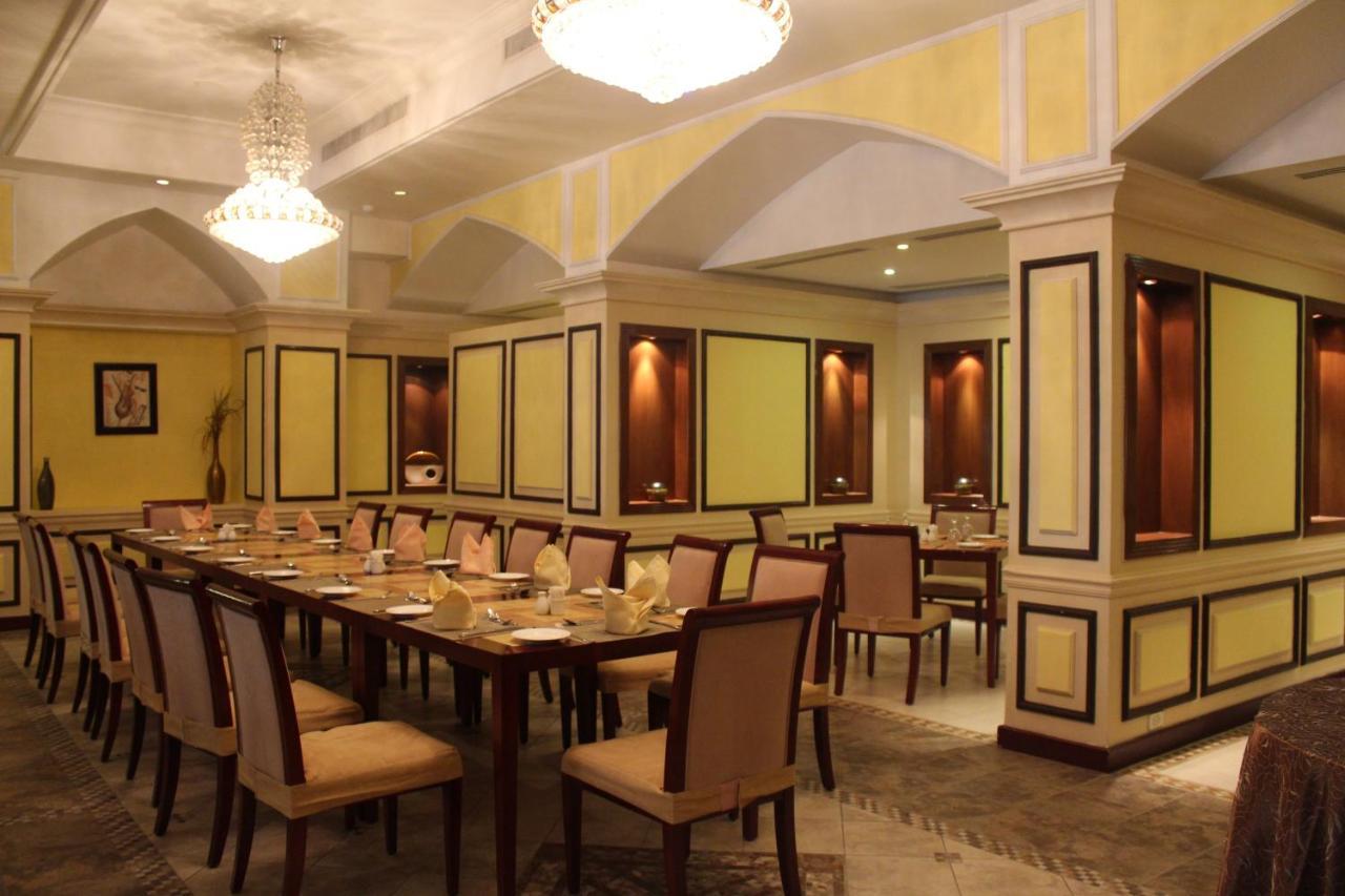 Ramada Riyadh Hotel Dış mekan fotoğraf