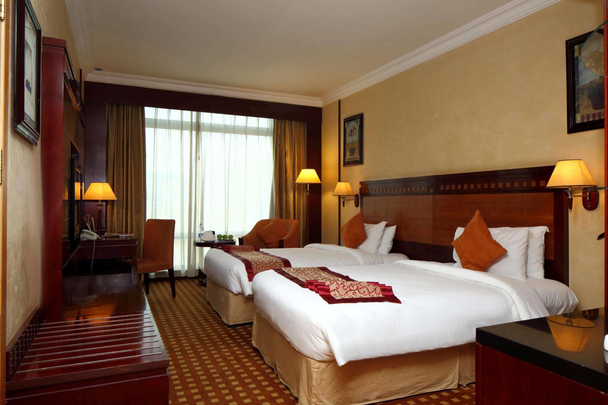 Ramada Riyadh Hotel Dış mekan fotoğraf