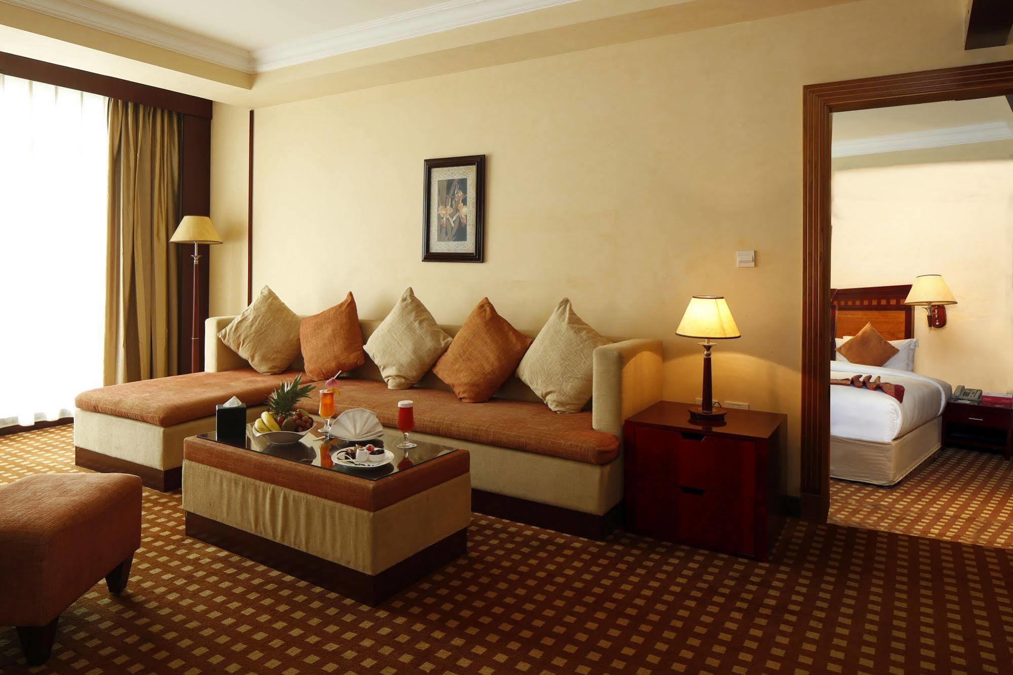 Ramada Riyadh Hotel Dış mekan fotoğraf