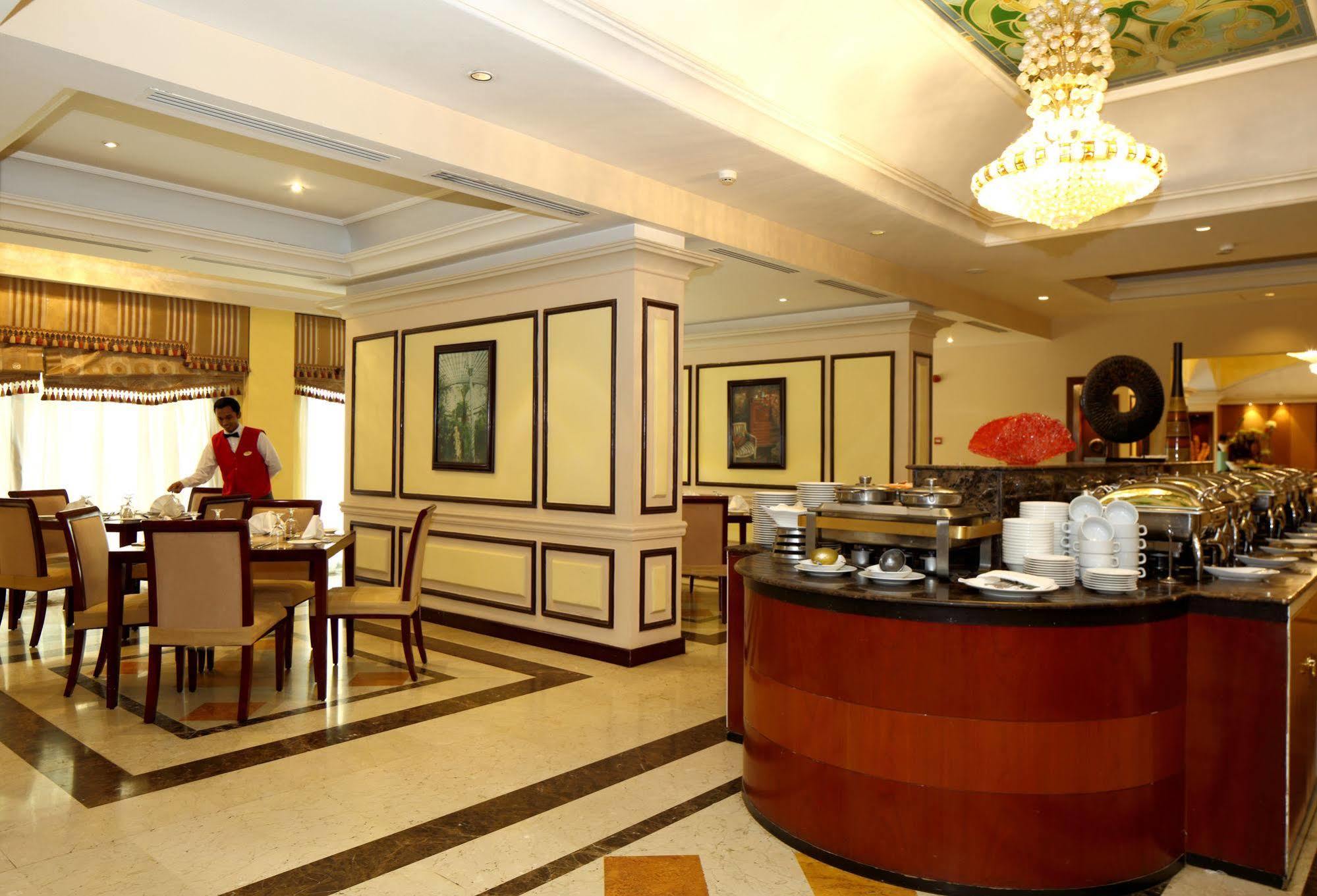 Ramada Riyadh Hotel Dış mekan fotoğraf