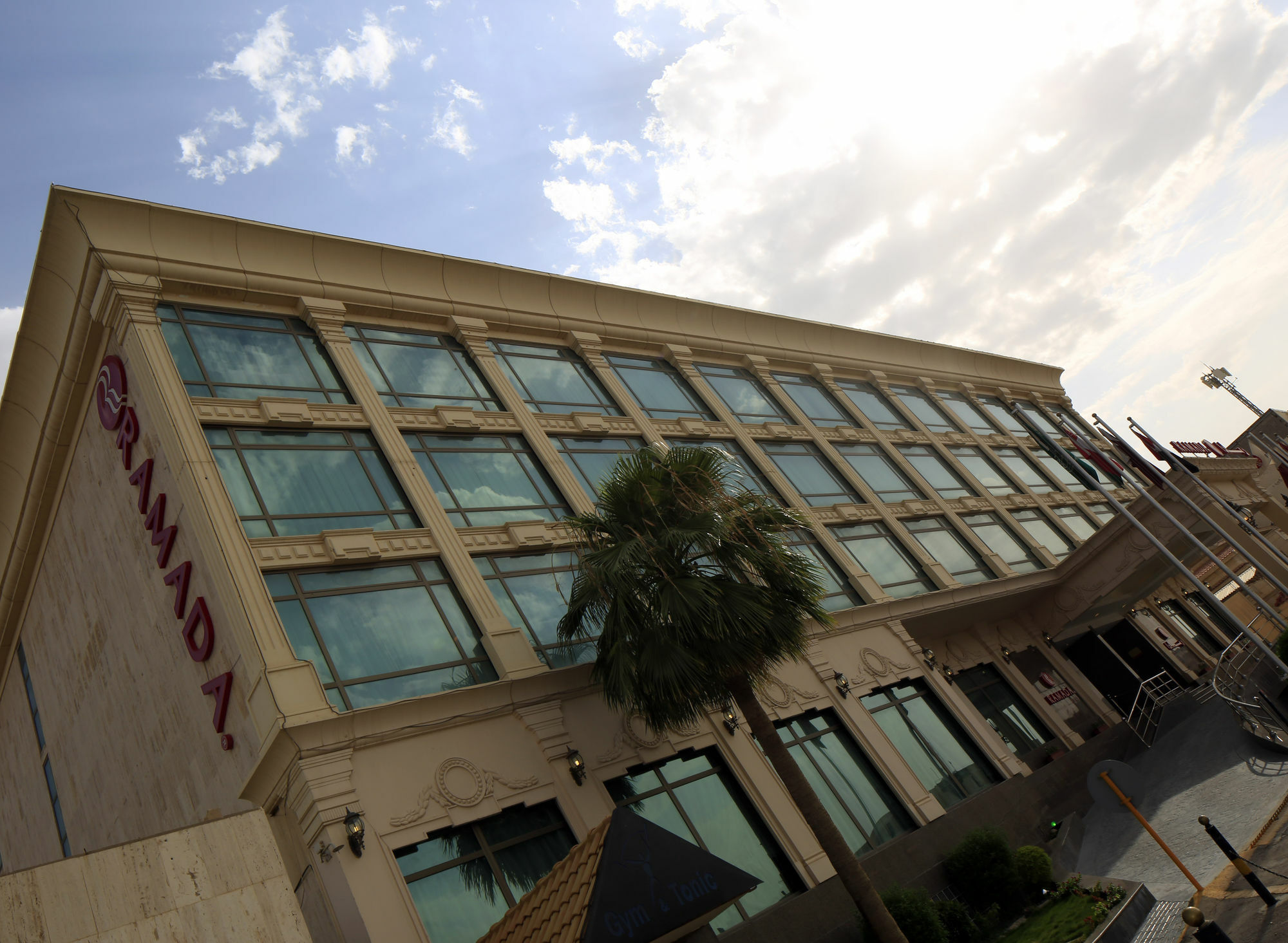 Ramada Riyadh Hotel Dış mekan fotoğraf